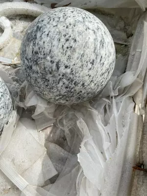 Sphère granit
